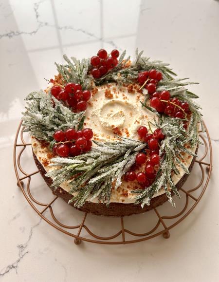 Gingerbread Latte Festive Wreath Cake